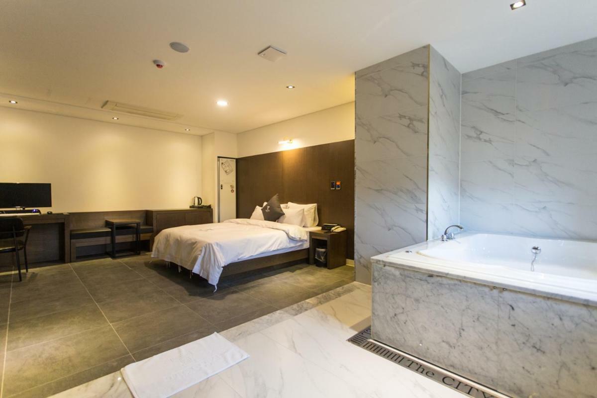 The City Hotel Jeonju Dış mekan fotoğraf